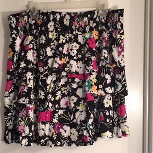 Torrid Women layered Floral Mini Skirt- Size 2